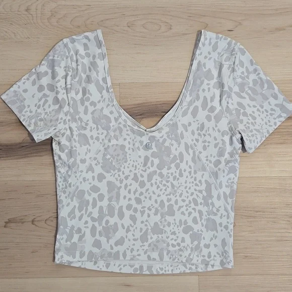 Lululemon Align Leopard Tee, Size 6 - Picture 2 of 4